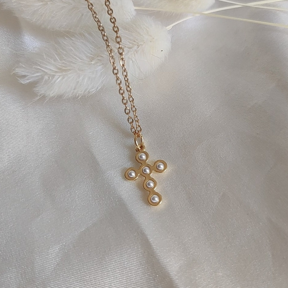Collar Cruz de Perlas