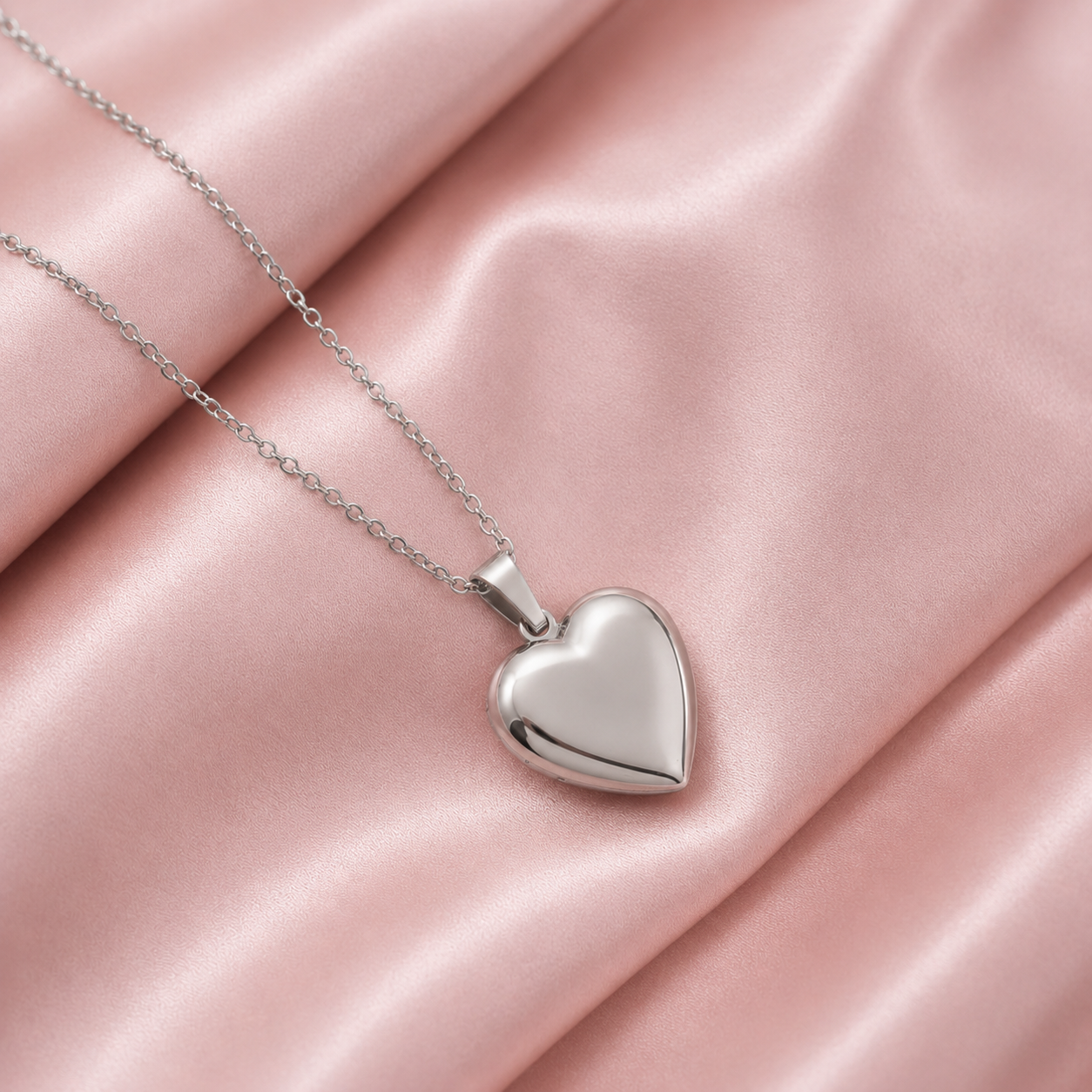 Relicario Corazón Plateado Liso